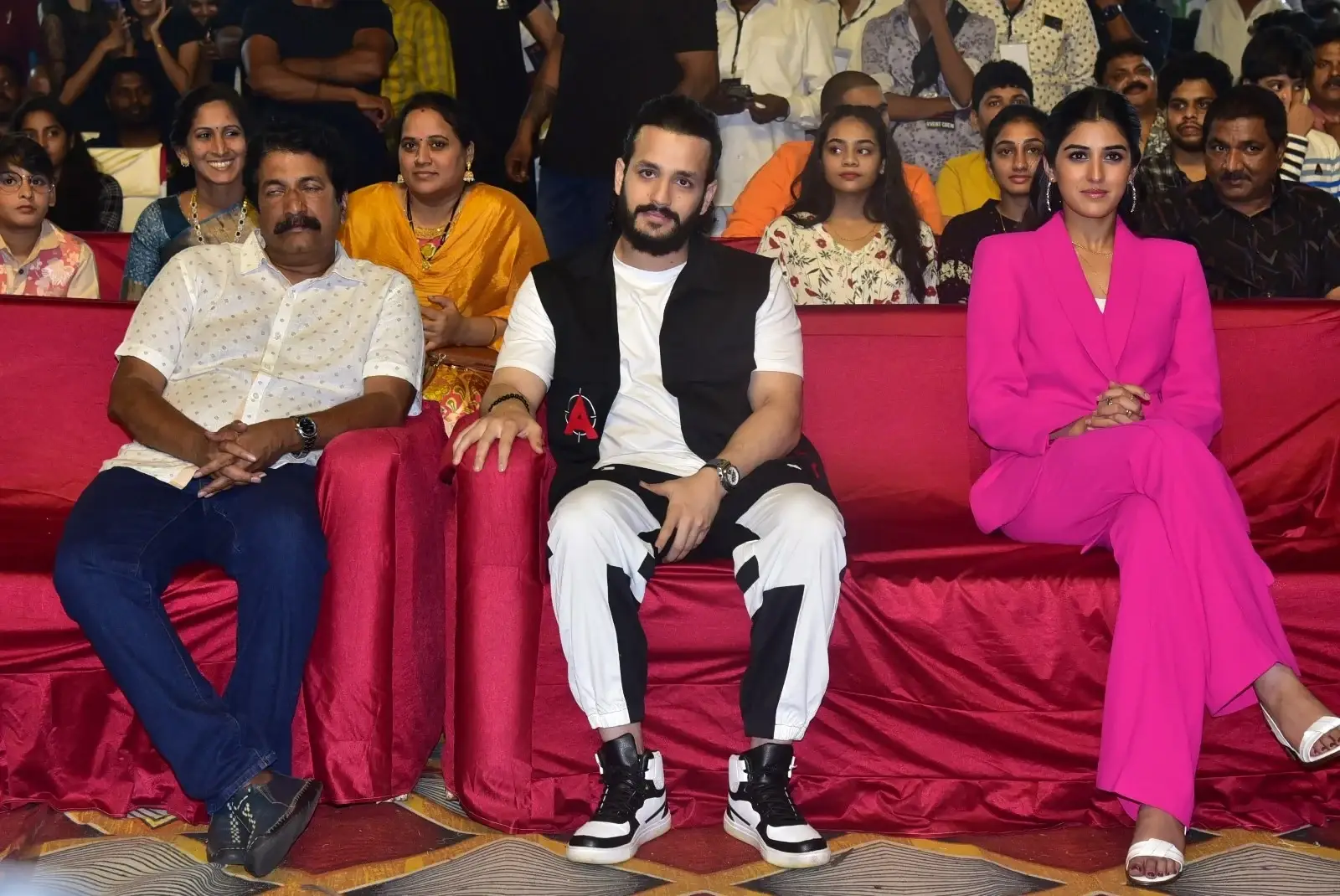 Akhil Akkineni Sakshi Vaidya Agent Telugu Movie Trailer Launch